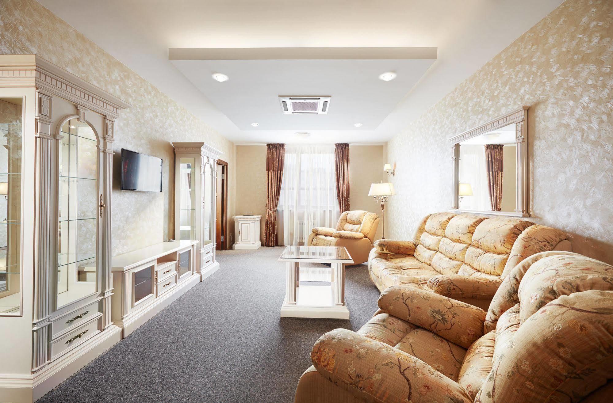 Victoria Hotel Na Zamkovoy มินสก์ ภายนอก รูปภาพ