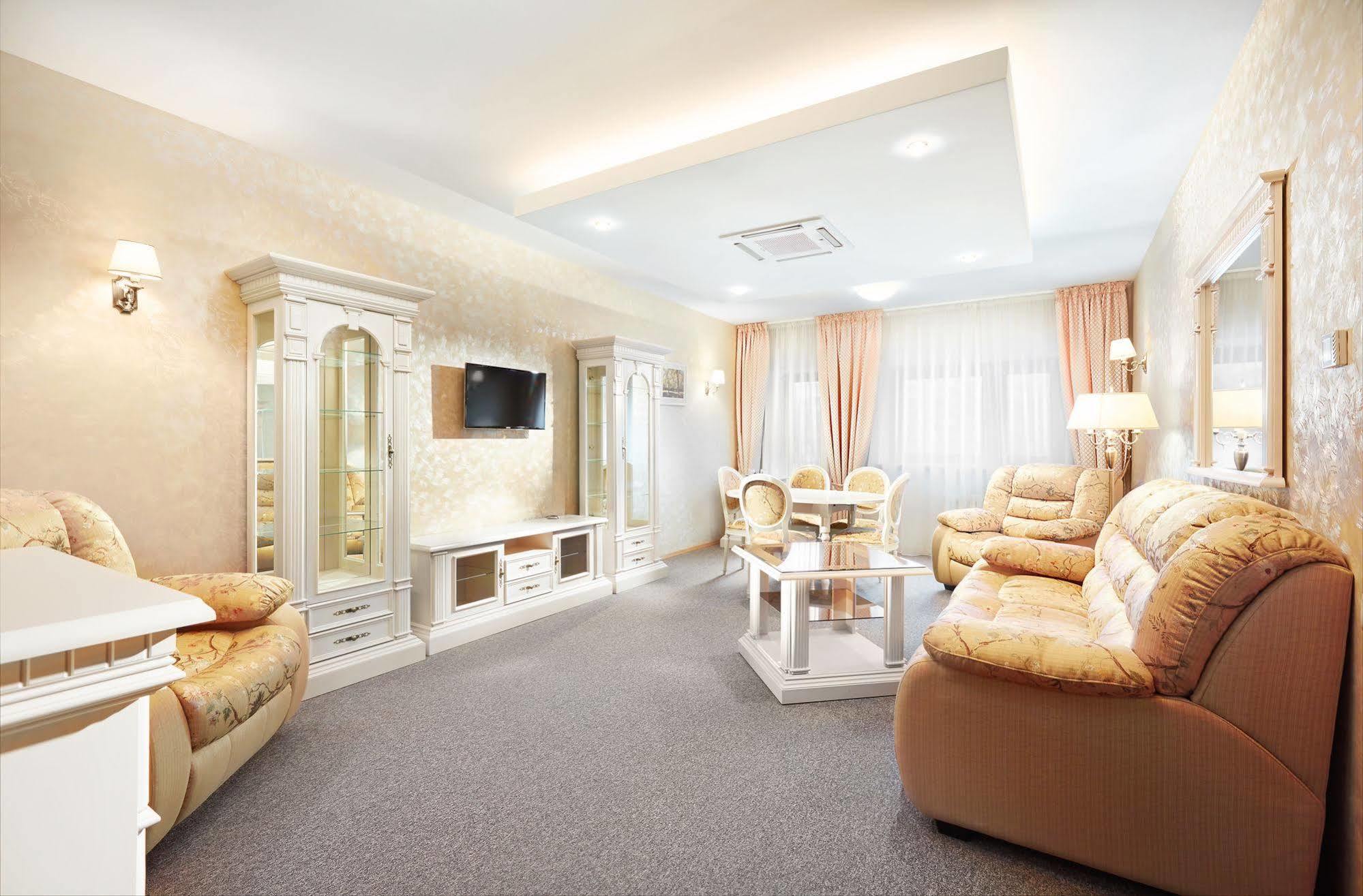 Victoria Hotel Na Zamkovoy มินสก์ ภายนอก รูปภาพ
