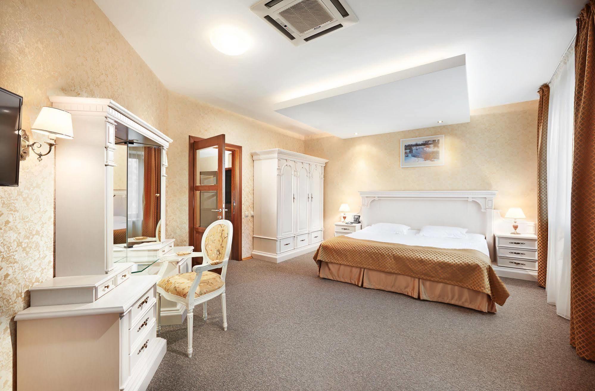 Victoria Hotel Na Zamkovoy มินสก์ ภายนอก รูปภาพ